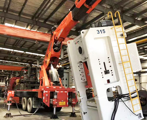 曲阜附近随车吊出租，轻松解决运输难题