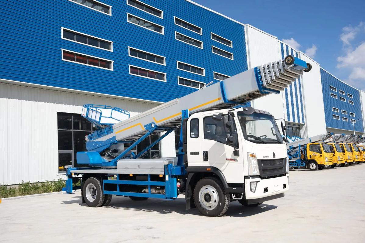 曲阜出租云梯车高空作业车 建筑垃圾搬运